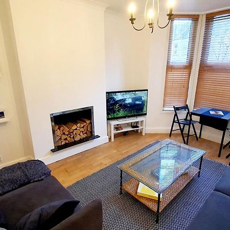 Lovely 2 Bedroom Period Garden Flat. Londra Esterno foto